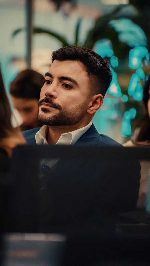 Médicos na plateia do Doctor Led Growth acompanhando a imersão no auditório da 5G Company